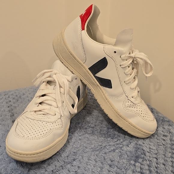 Veja White Sneakers with Red Accents - Picture 2 of 3